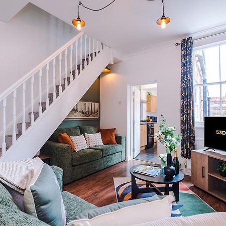 New! Stunning 2-Bed City-Centre Home In Chester By 53 Degrees Property - Ideal For Couples & Groups - Sleeps 6! Exterior photo