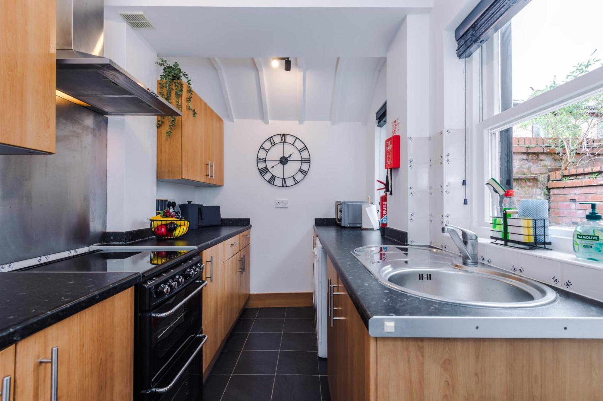New! Stunning 2-Bed City-Centre Home In Chester By 53 Degrees Property - Ideal For Couples & Groups - Sleeps 6! Exterior photo