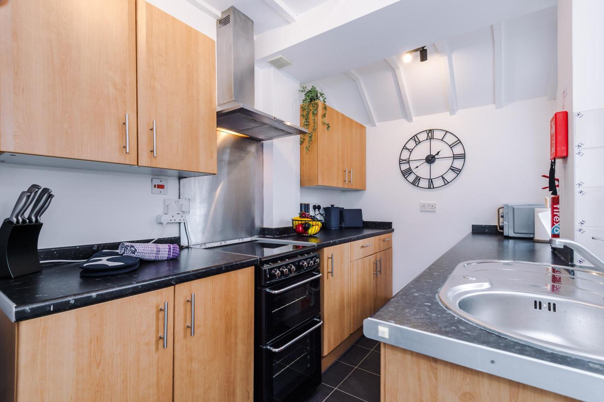 New! Stunning 2-Bed City-Centre Home In Chester By 53 Degrees Property - Ideal For Couples & Groups - Sleeps 6! Exterior photo