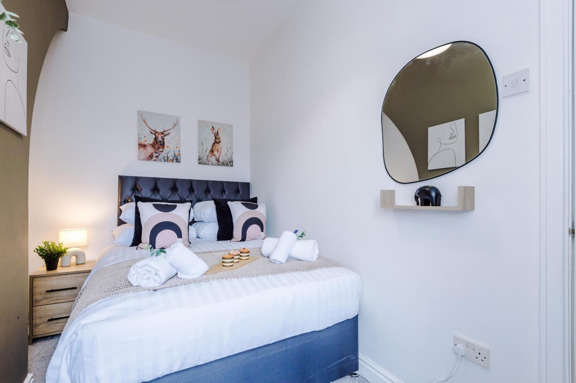 New! Stunning 2-Bed City-Centre Home In Chester By 53 Degrees Property - Ideal For Couples & Groups - Sleeps 6! Exterior photo